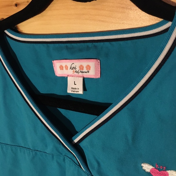 Koi Large scrub top - Picture 2 of 2